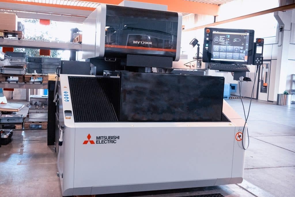 Mitsubishi Drahterodiermaschine